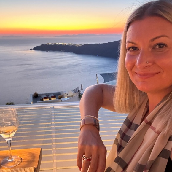 Meet your Posher, Kaitlin - Picture 7 of 8